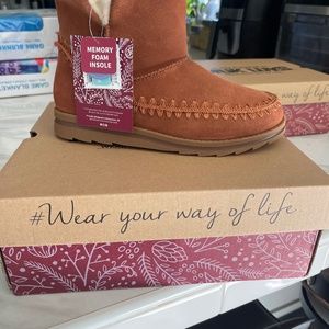 Muk Luks with memory foam insoles